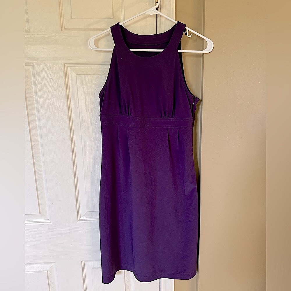 Athleta Voyage Travel Dress - Size 8 - Boysenberry